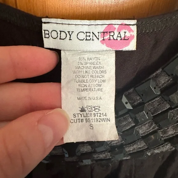 Black Body Central Tank Top. Small. - Picture 2 of 3